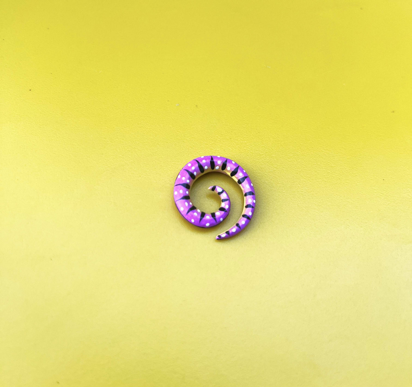 Pink Tribal Spiral (4mm)